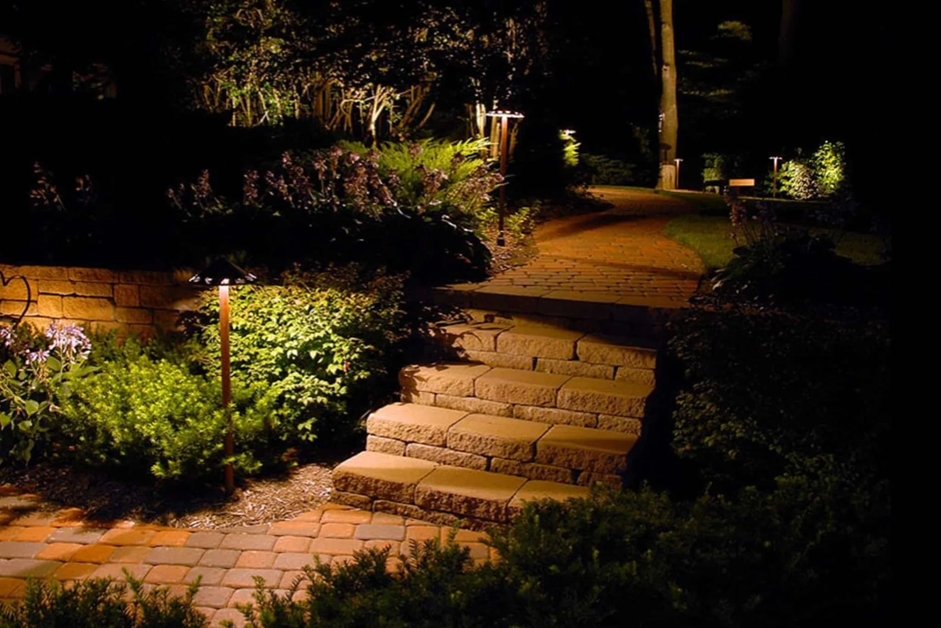 Roofline, Tree, and Yard Lighting in Knoxville, TN