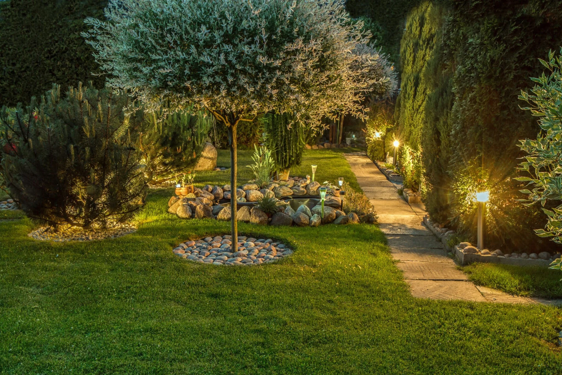 Professional Yard Lighting in Knoxville