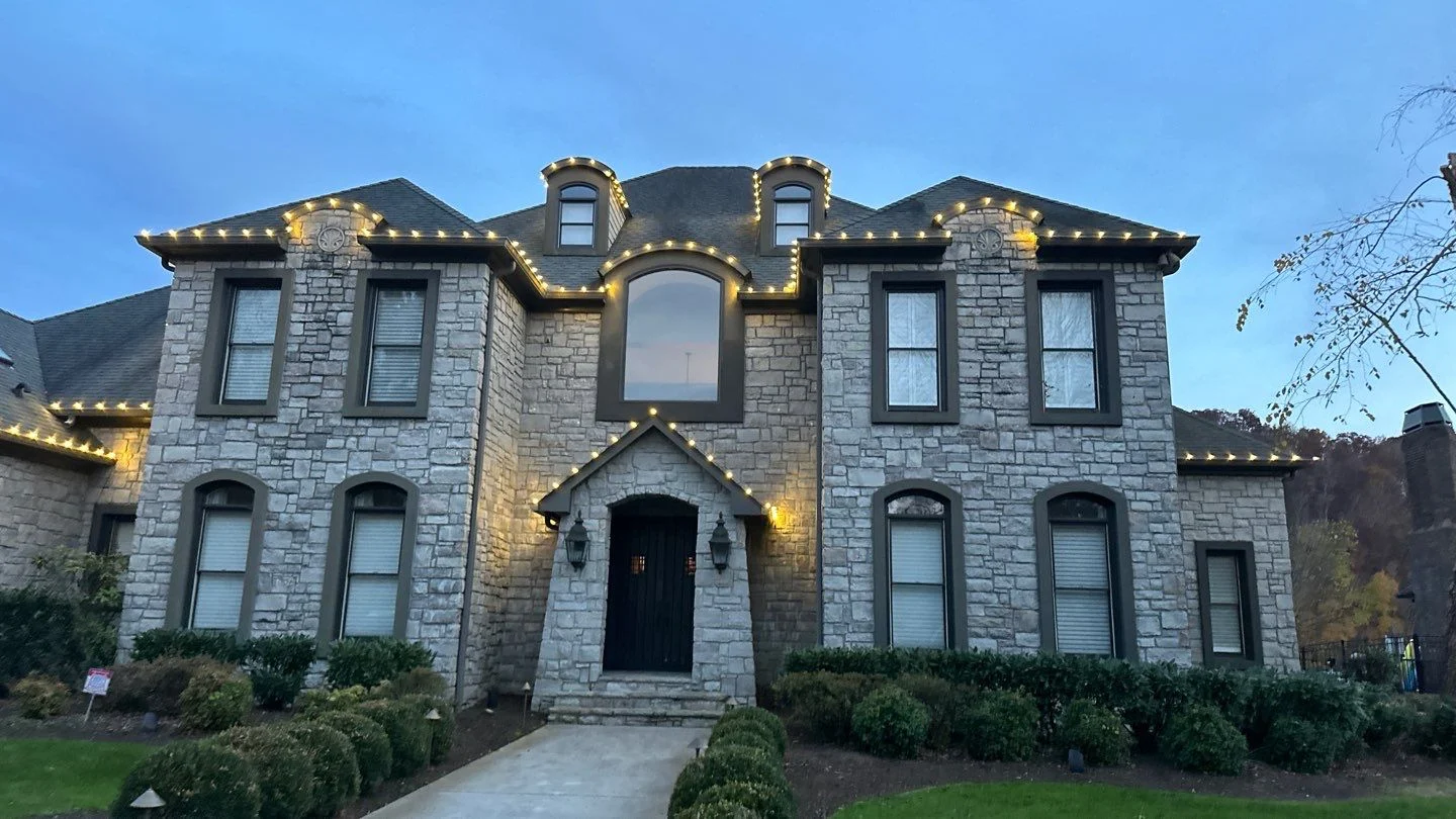 Holiday and Christmas lightrs in knoxville