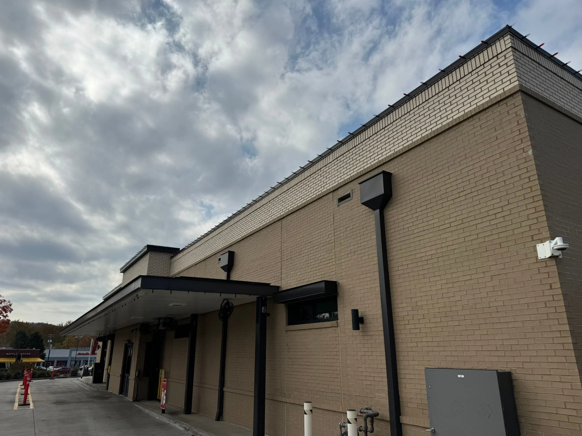 Illinois Ave Chick Fil A Commercial Holiday Lights Install