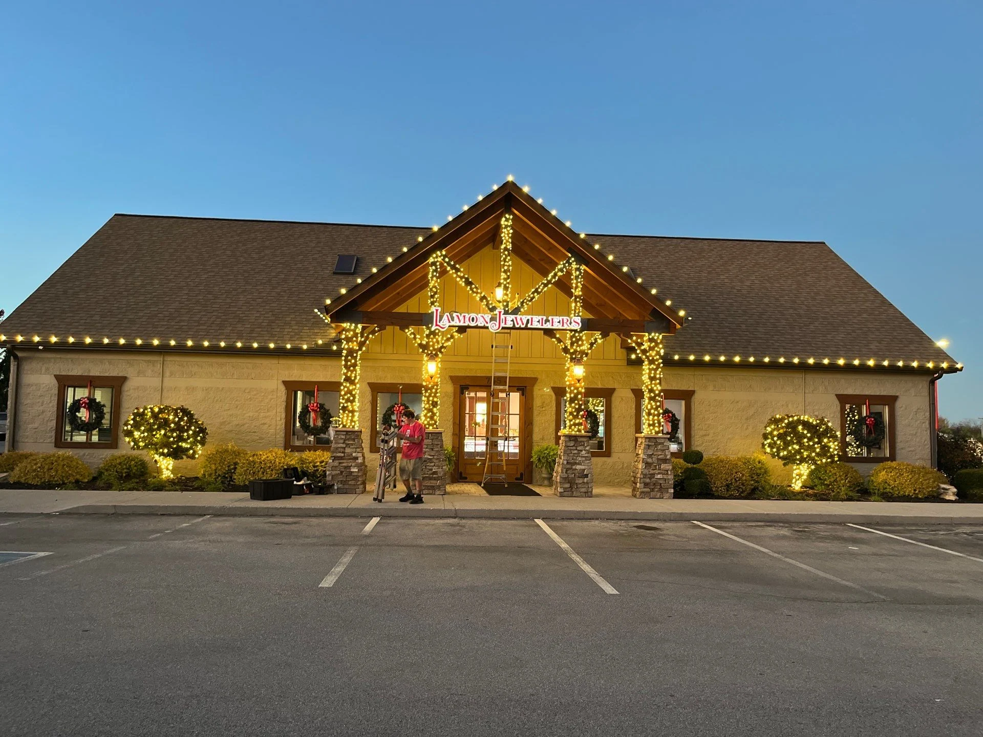 Recent Projects Lamon Jewelers in Maryville Christmas lights